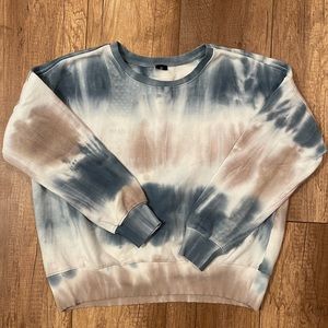 S/M TieDye Wide Fit Crop Cut Sweatshirt! Super comfy! Like New!